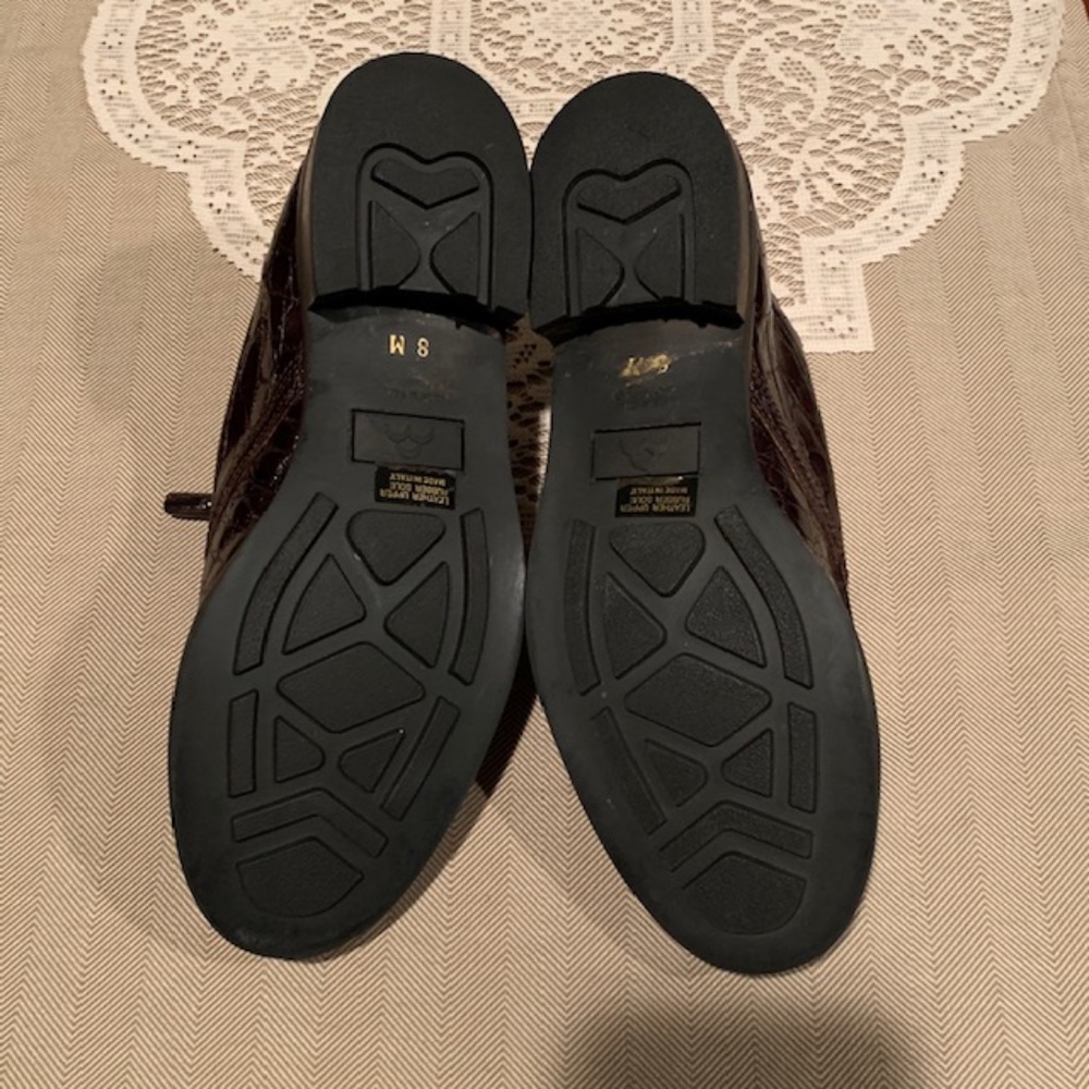 Hugo Buscati Women's Croc-embossed Oxford - Picture 5 of 8